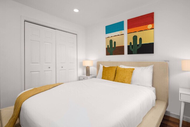 Building Photo - 15 St Marks Pl