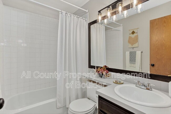 Building Photo - 2865 Sundown Ln