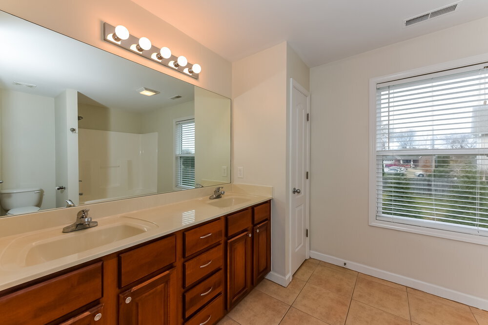 Building Photo - 8002 Starling Ct