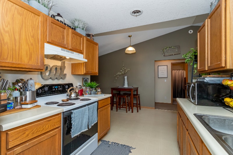 Building Photo - 1435 Prairie Dr