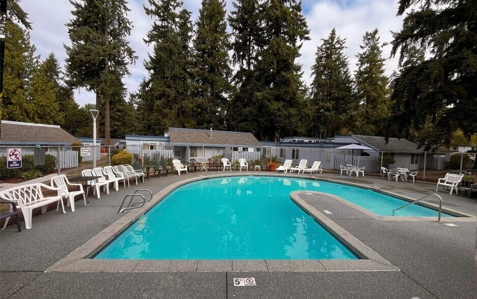 Building Photo - 4300 NE Sunset Blvd