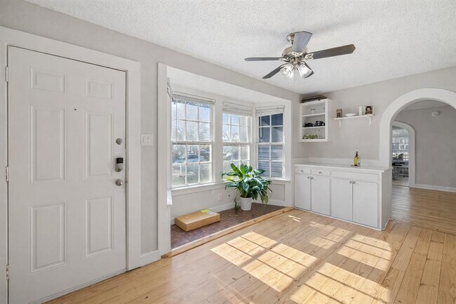 Building Photo - 1202 E 29th St