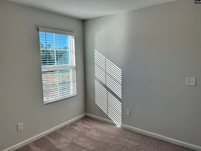 Building Photo - 437 Pinaster Path