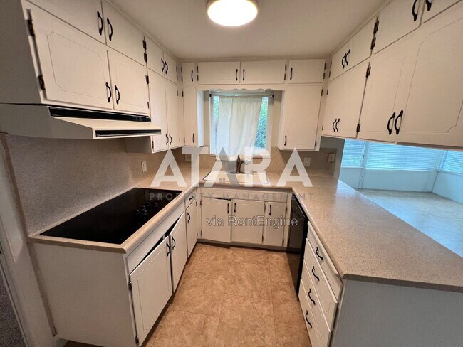 Building Photo - 1374 Marinwood Ave