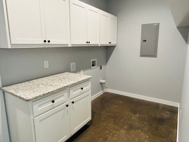 Building Photo - 104 N Harrison Ave