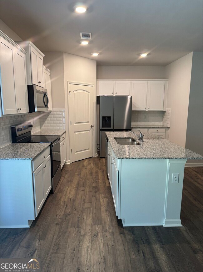 Building Photo - 471 Stoneybrook Dr