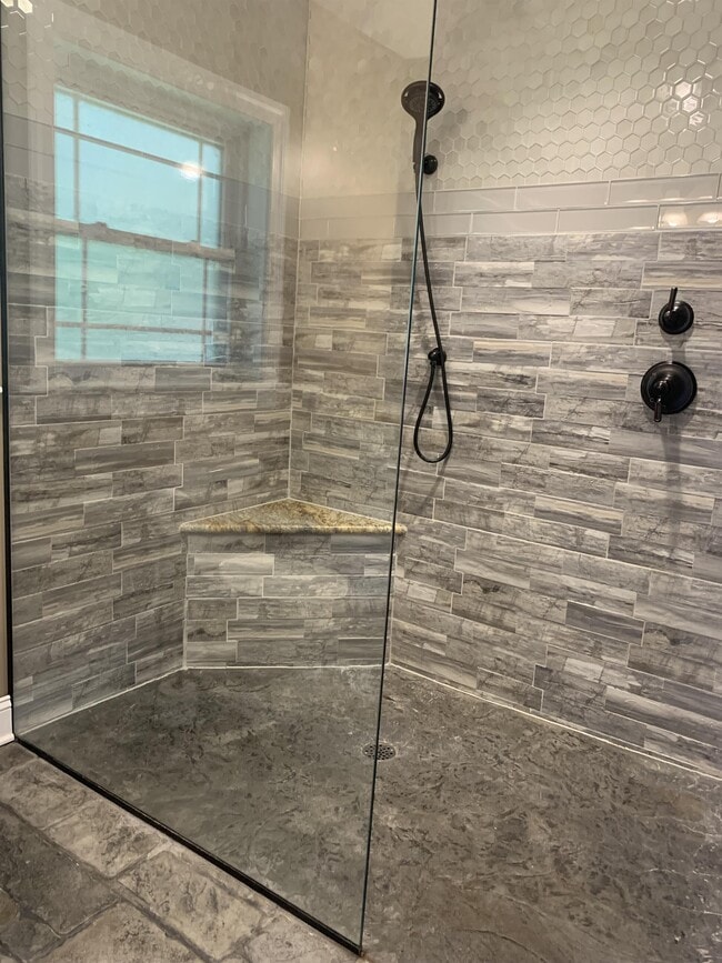 Building Photo - 204 Angel Terrace