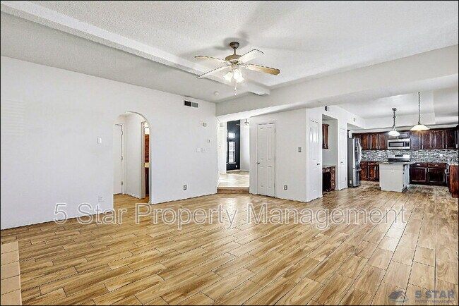 Building Photo - 3140 Tierra Agave Dr