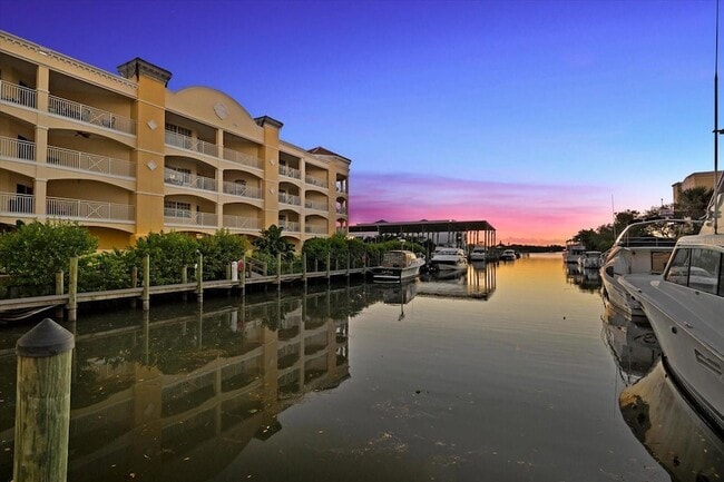 Building Photo - 14041 Bellagio Way