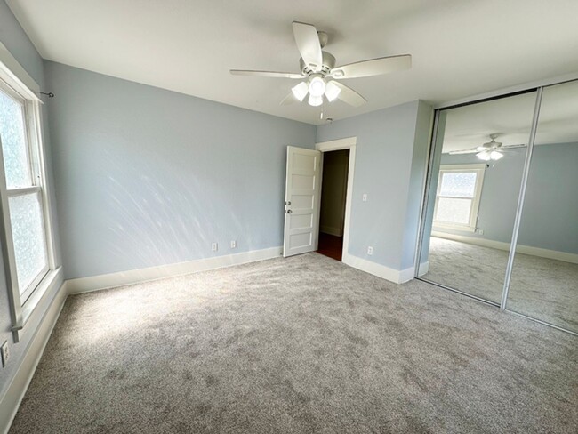 Building Photo - 3 Bdrm/1.5 Bath Craftsman Home in Downtown...