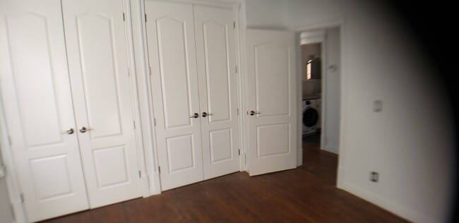 Building Photo - 42 Park Terrace E