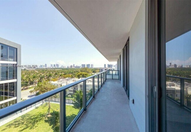 Building Photo - 2 bedroom in Aventura FL 33180