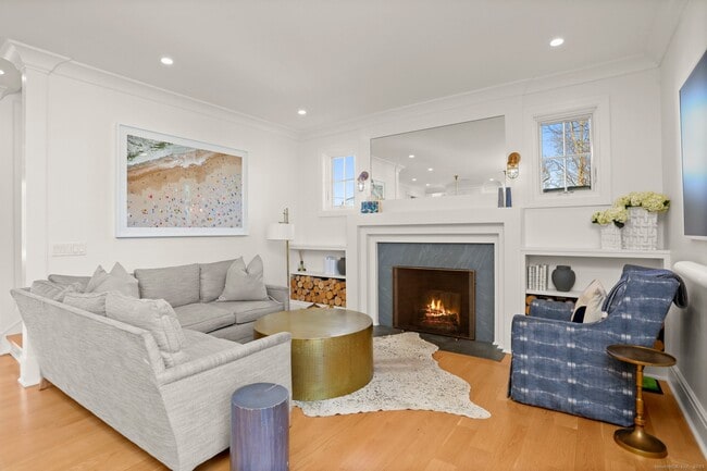 Building Photo - 4 Vani Ct