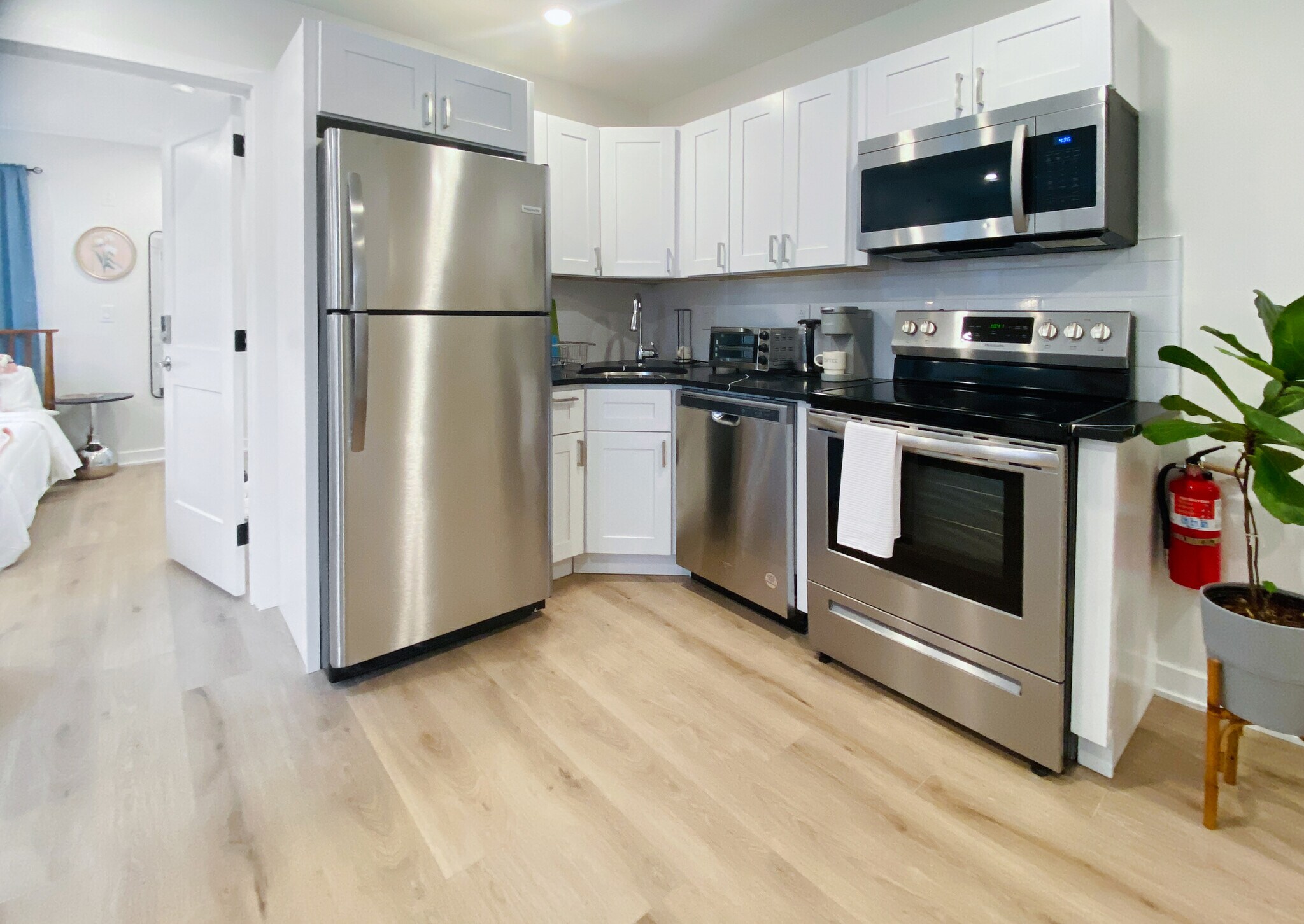 Kitchen D - 3814 Hamilton St