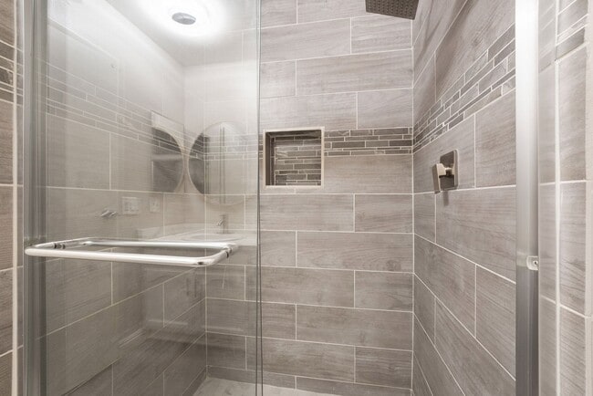 Building Photo - Exquisite Home, Prime Location!