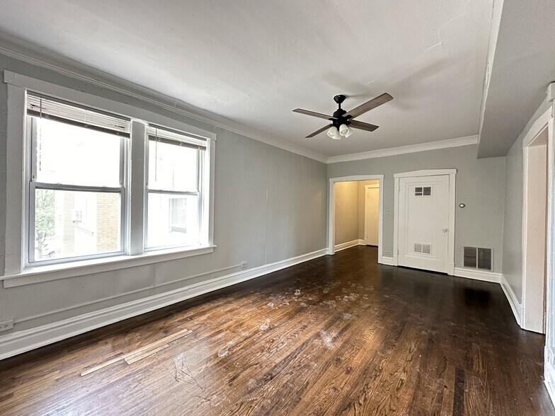 Building Photo - 4751 N Monticello Ave