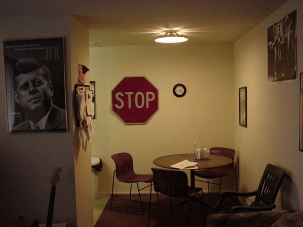 Building Photo - 813 S Main St