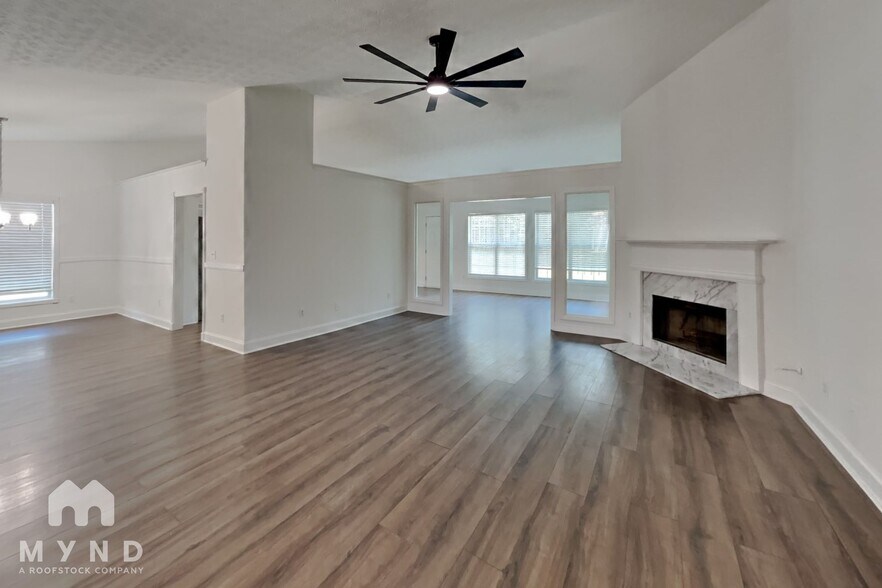 Building Photo - 3992 Moore Creek Dr