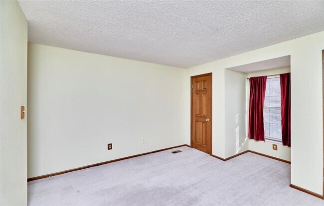 Building Photo - 2304 Yellowstone Park Ct
