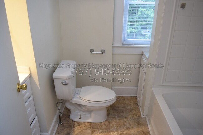 Building Photo - 857 W 41st St
