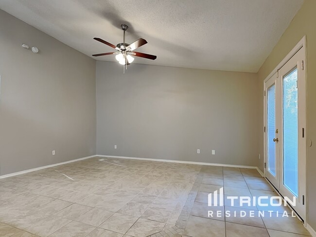 Building Photo - 9574 Villiers Dr N