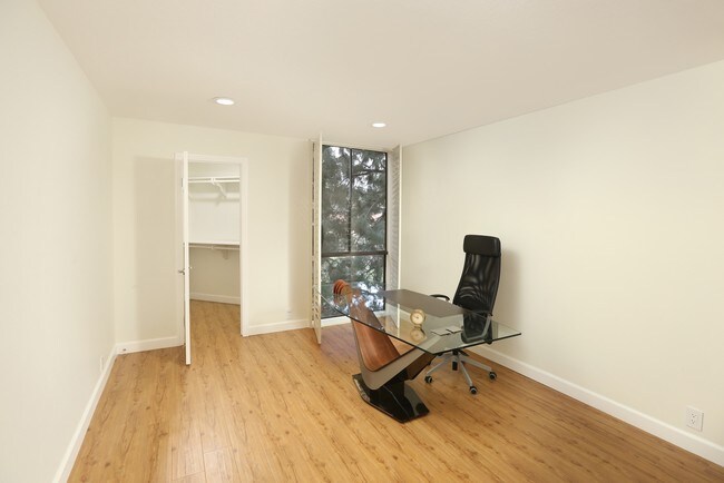 Building Photo - 750 S Spaulding Ave
