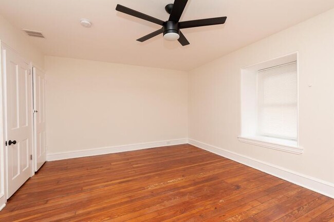 Building Photo - 236 Benezet St