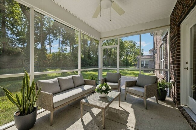 Building Photo - Sparkling clean 4 bedroom home in Spring H...