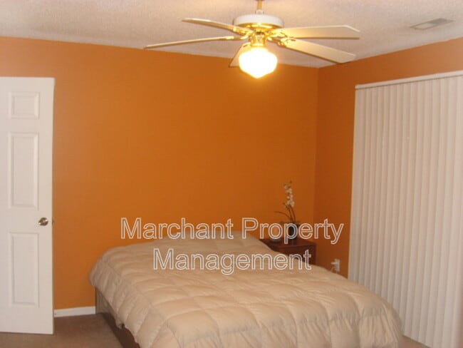 Building Photo - 210 Abigail Ln