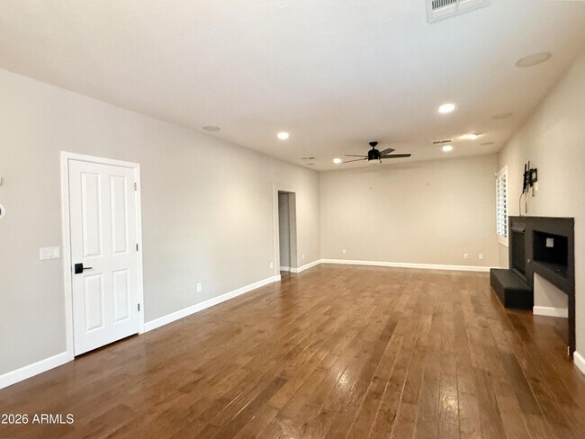 Building Photo - 11225 E Sylvan Ave