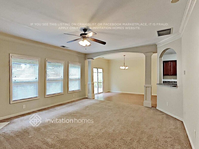 Building Photo - 408 Sheila Wy