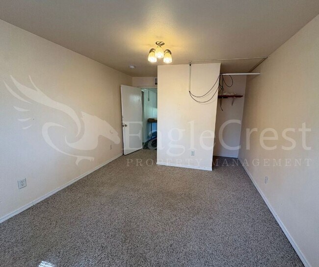 Building Photo - 603CHERRY
