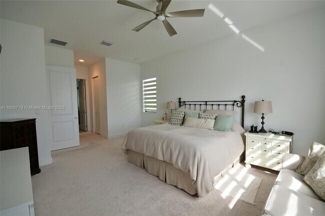 Building Photo - 4221 SW 178th Ave