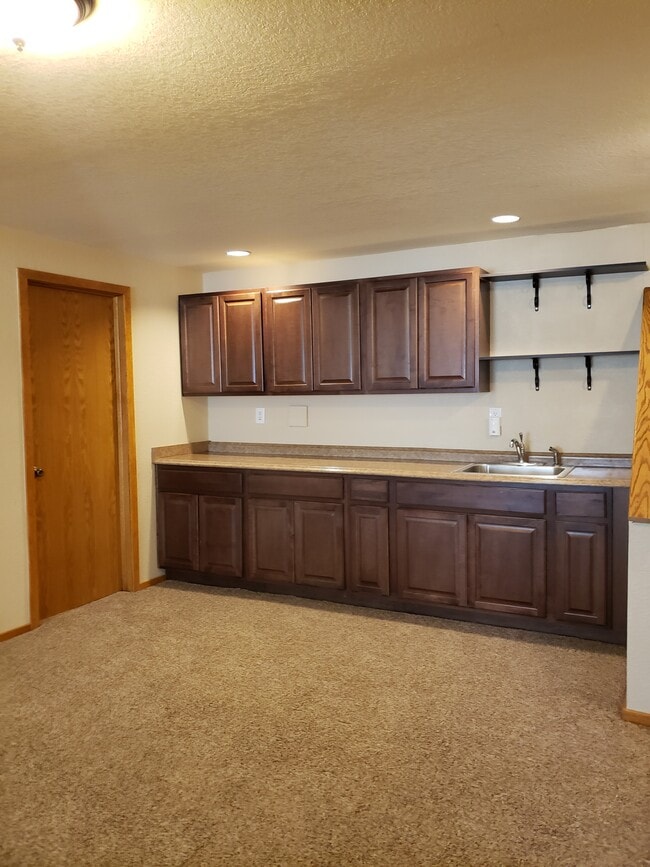 Building Photo - 3895 Birchwood Dr