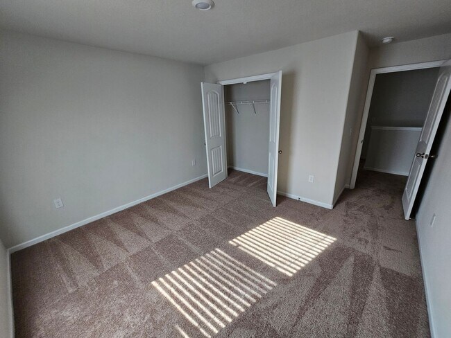 Building Photo - 524 Hawley St