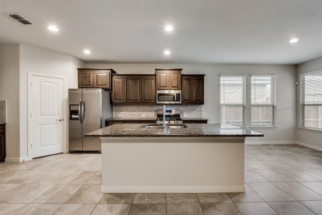 Building Photo - 9112 Stormcrow Dr