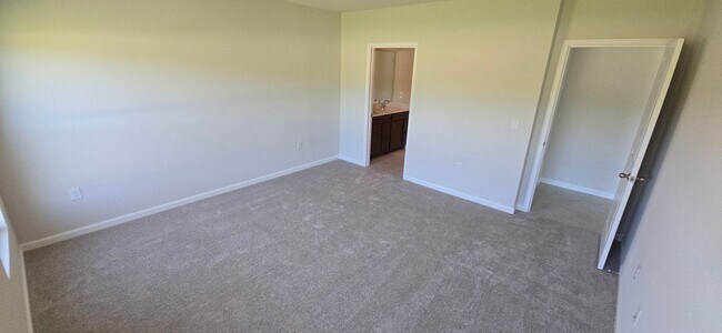 Building Photo - South Villages