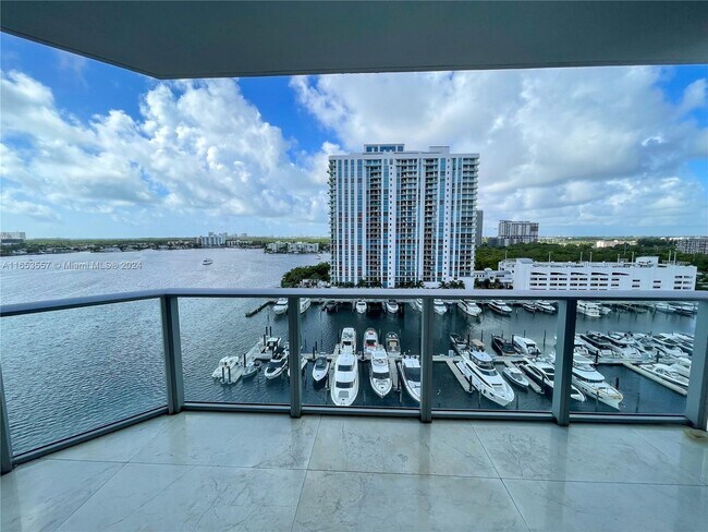 Building Photo - 17301 Biscayne Blvd