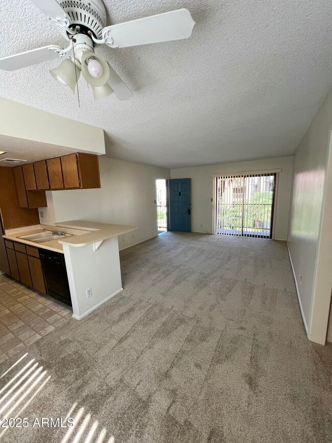 Building Photo - 1111 E University Dr