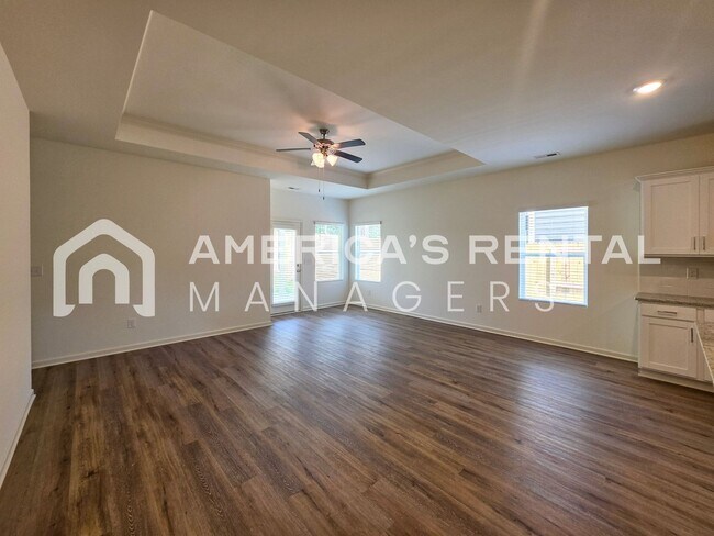 Building Photo - 318 Ashland Dr SW