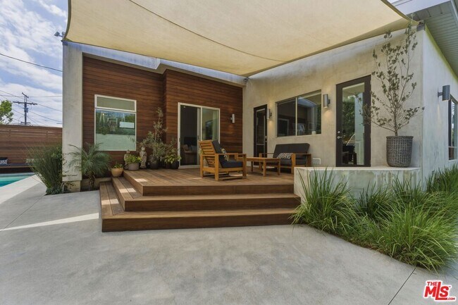 Building Photo - 12706 Stanwood Dr