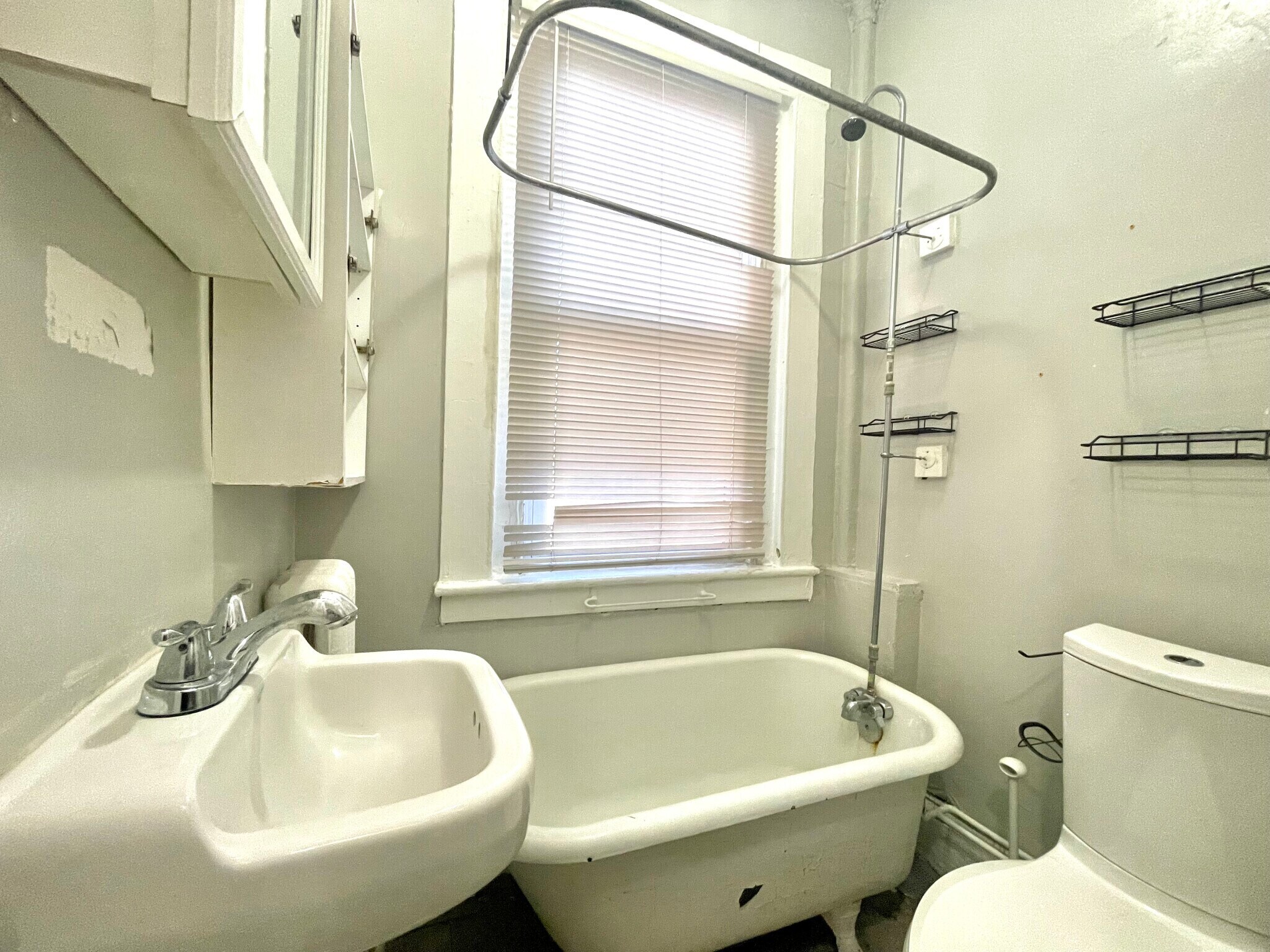 Building Photo - 8 Champney Pl
