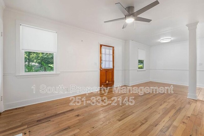 Building Photo - 5259 Border Dr S