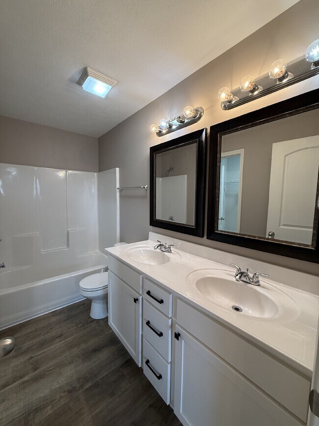 Building Photo - 4BR Basement Home