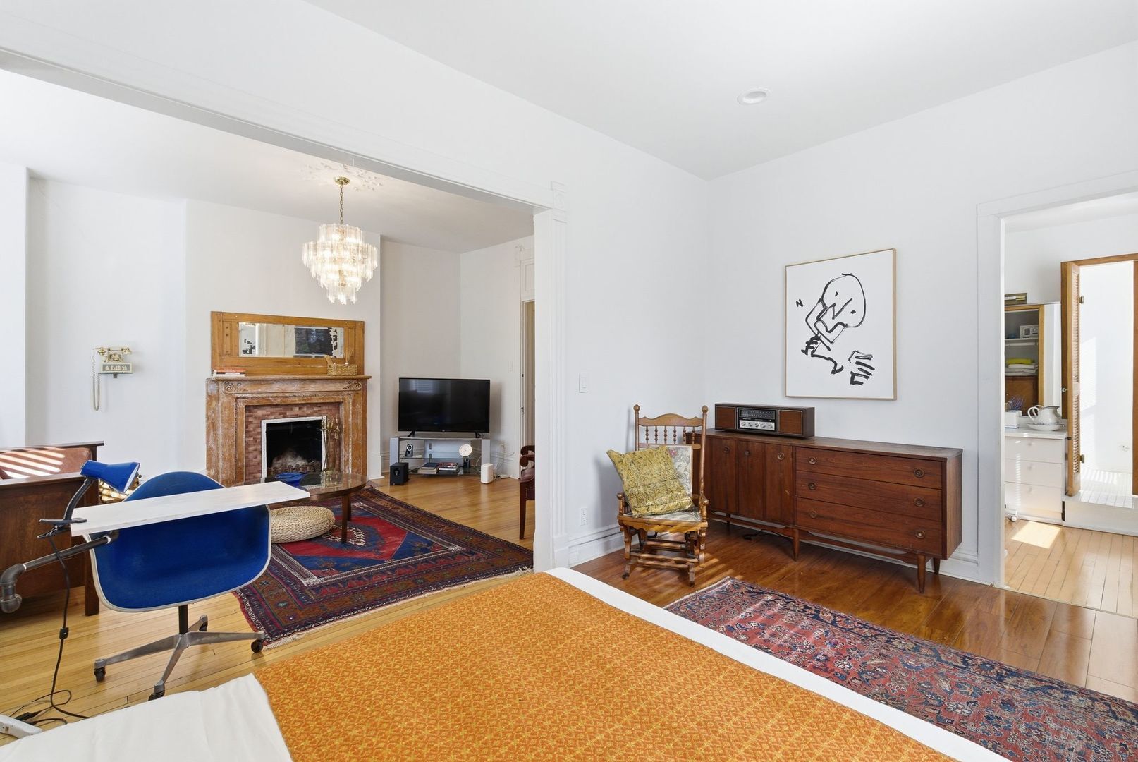 Building Photo - 2001 Orrington Ave