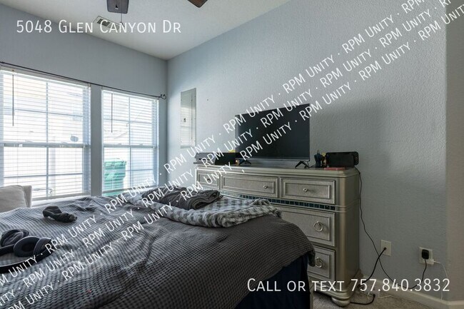 Building Photo - 5048 Glen Canyon Dr