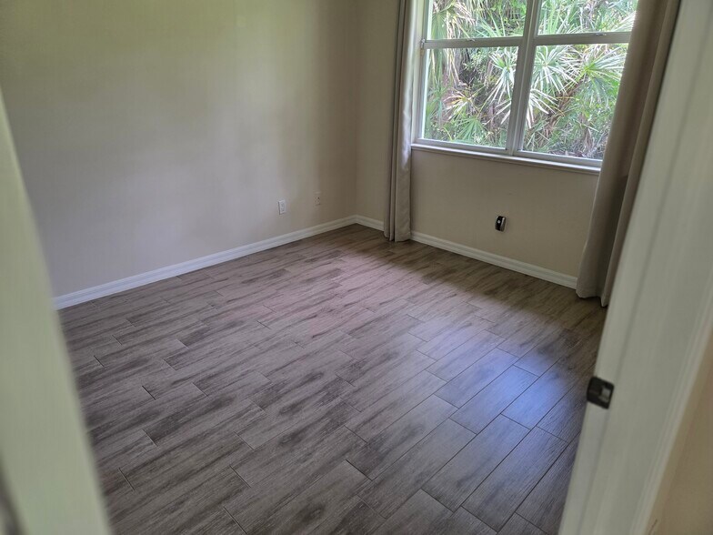 Building Photo - 427 Pineapple Sq SW