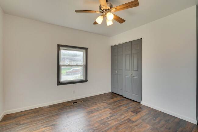 Building Photo - 1481 Snell Blvd