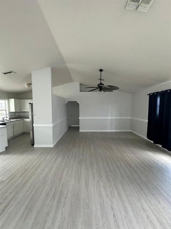 Building Photo - 1306 SW 11th St