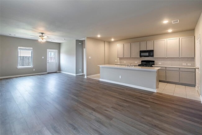 Building Photo - 2069 Hartley Dr